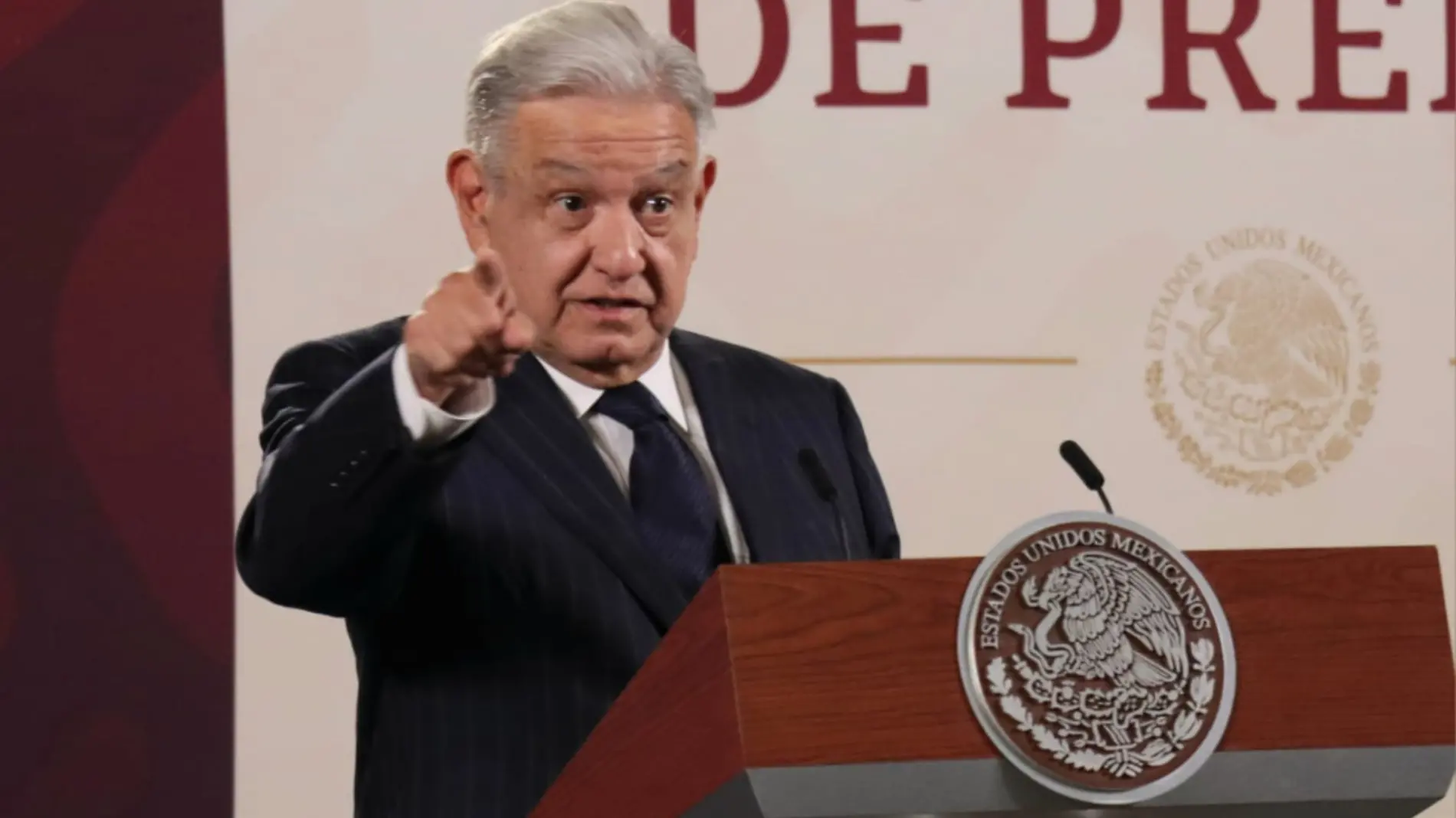 AMLO arremete contra Krauze 